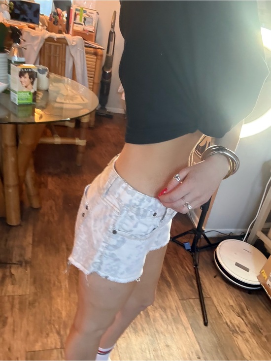 Pants - Women’s White Acid-Wash Distressed Denim Shorts